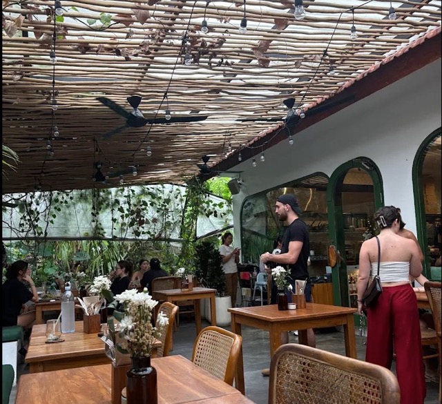 Artisan Ungasan, a one-minute walk from Rika Beauty & Spa